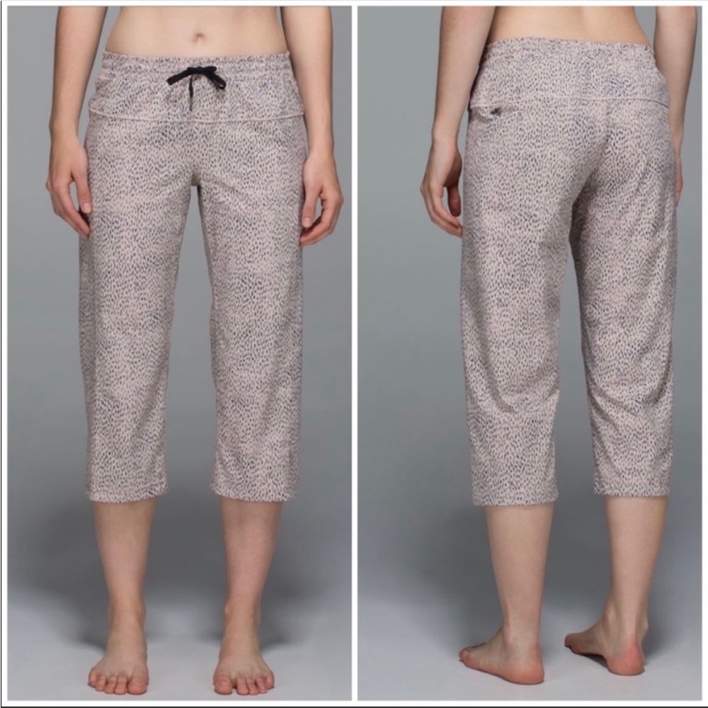 Lululemon Step Lively Crop Dottie Dash Grain